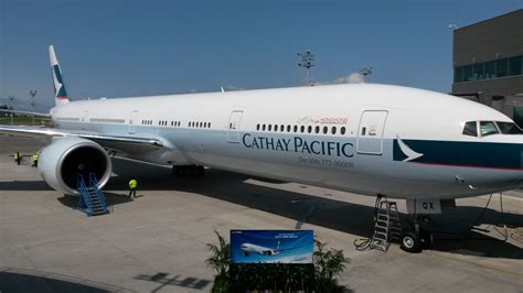 cathay pacific boeing 777 300er.
